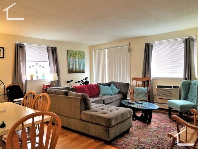 Building Photo - HOT BRIGHTON LISTING!!!!