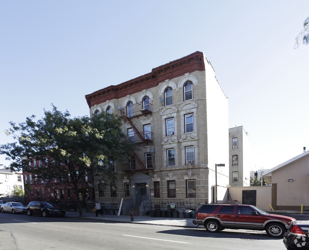 Building Photo - 257 Saratoga Ave