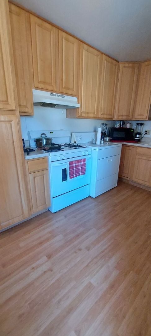 Building Photo - 360 W Virginia St