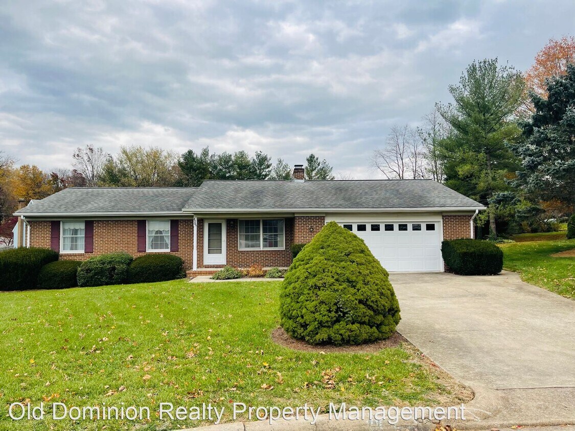 Foto principal - 3 br, 2 bath House - 4006 Nutmeg Court