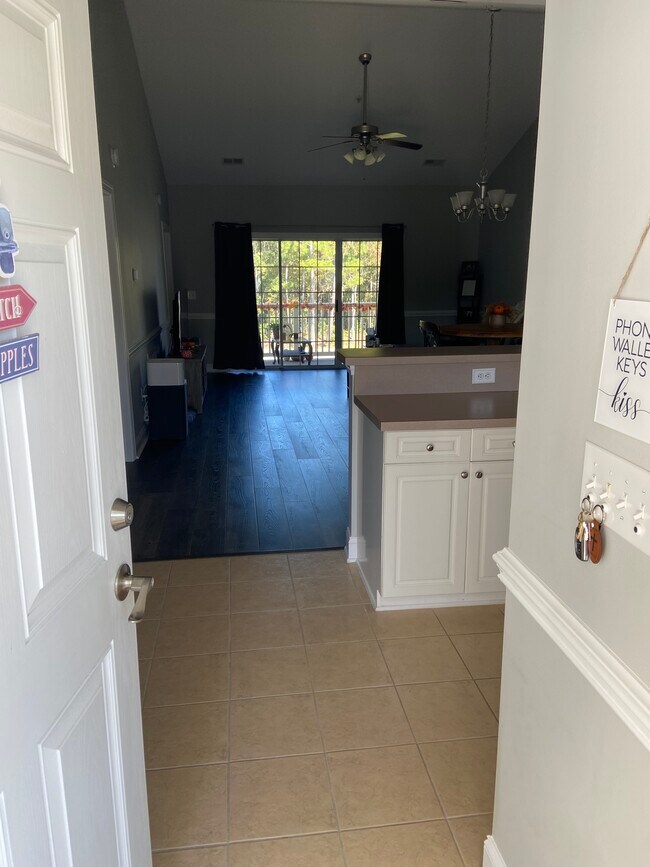 Building Photo - 4139 Hibiscus Dr