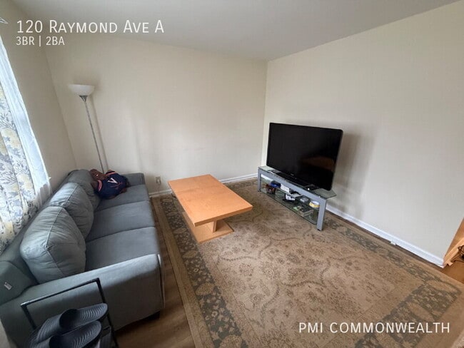 Foto del edificio - 120 Raymond Ave