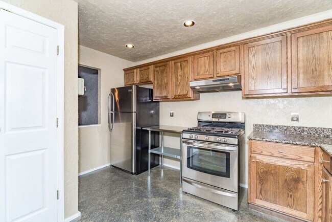 Foto del edificio - 2-BEDROOM TOWNHOME IN ALAMO HEIGHTS