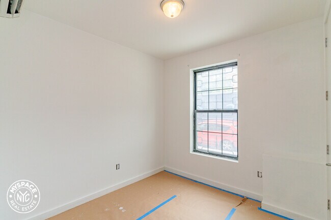 Foto del edificio - 20 Malcolm X Blvd