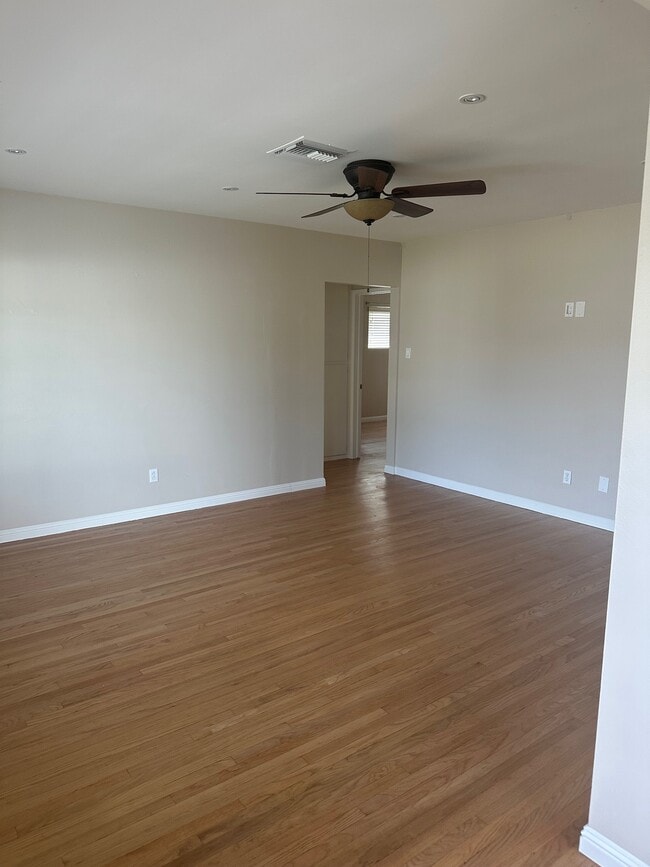 living room - 1054 Brady Ln