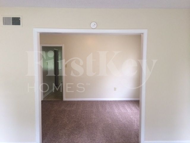 Building Photo - 5139 Longmeadow Cove