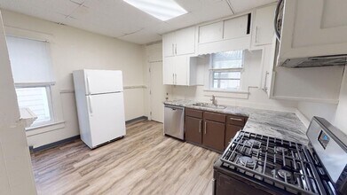 Building Photo - 48 W Blake Ave