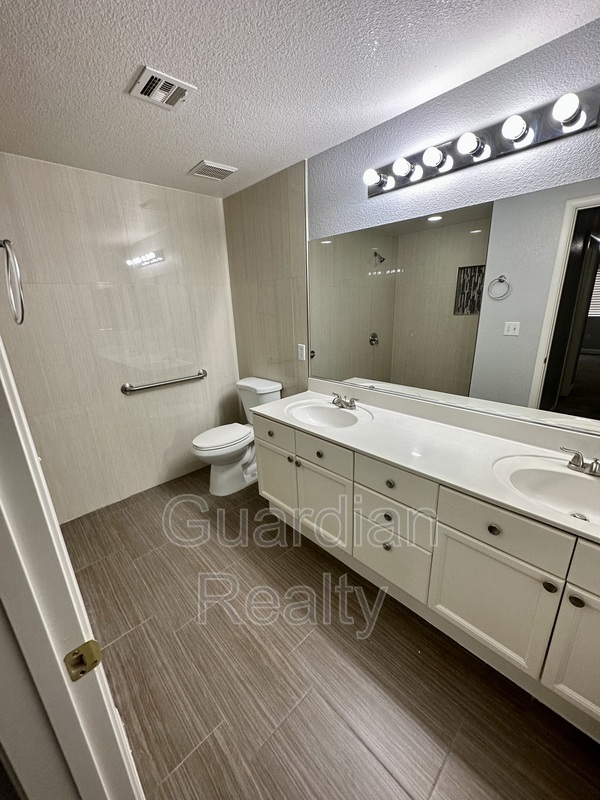 Foto del edificio - 401 Pine Haven St
