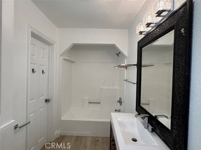 Foto del edificio - 619 S Olive St