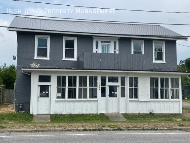 Primary Photo - 1389 Broadway-Apt 2 - ALL UTILITIES INCLUDED!