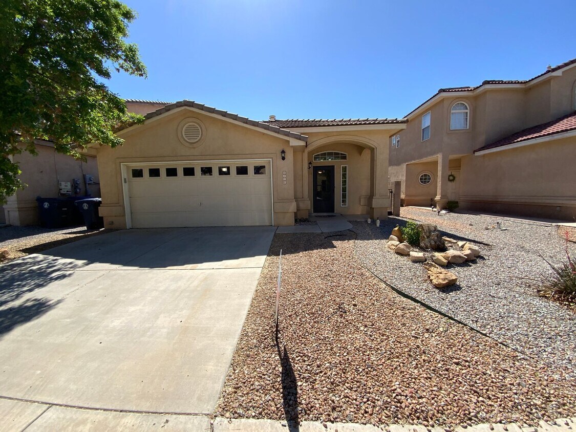 Primary Photo - 3 Bedroom Single Story Home Available Near...