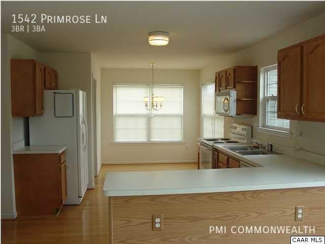 Foto del edificio - 1542 Primrose Ln