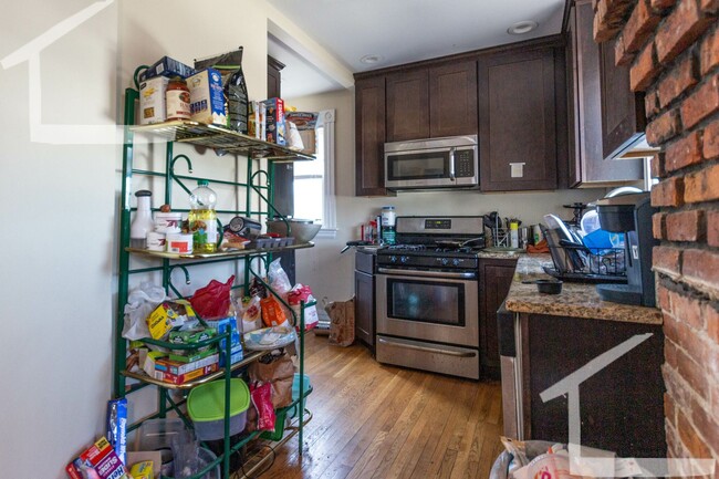 Building Photo - 9/1 Huge 4BR/2BA near Brighton Center, Bos...