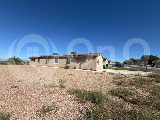 Foto del edificio - 88 W James L Sullivan St