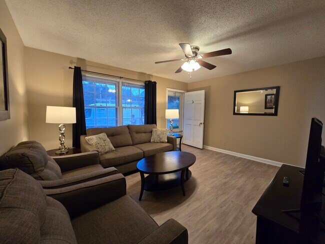 Building Photo - 1565 Jefferson Rd