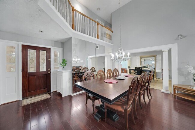 Foto del edificio - 12050 Spring Grove Dr