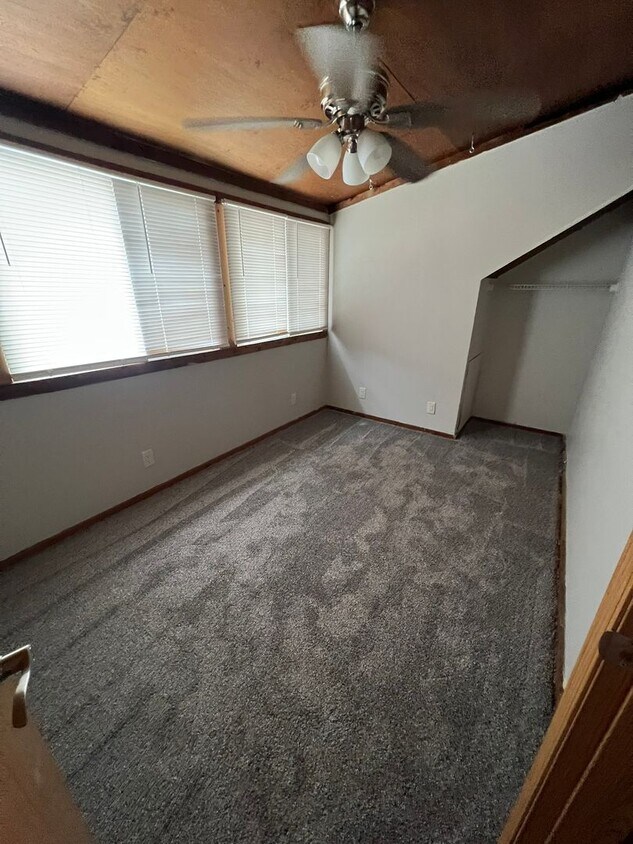 Foto principal - Large 5 bedroom house close to campus for ...