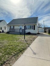 Building Photo - 1422 9th St NW