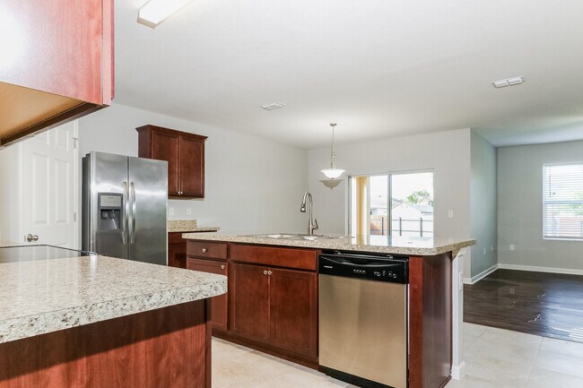 Foto del edificio - 2080 SW Leafy Rd