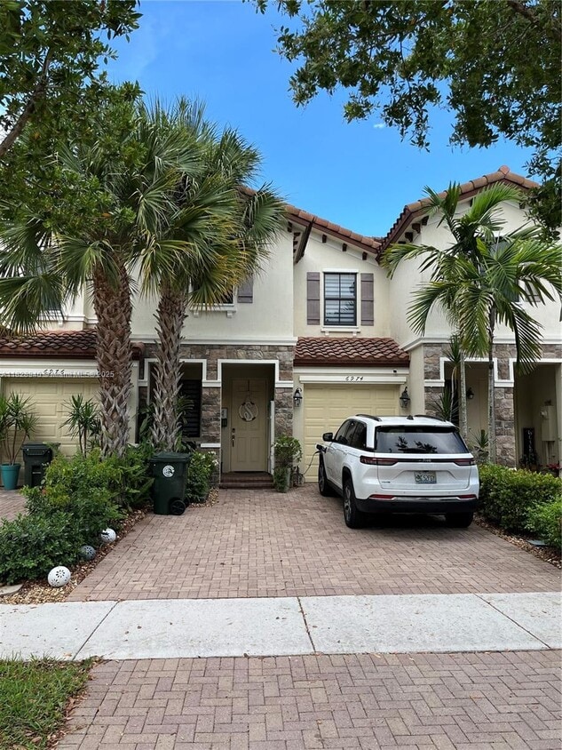 Foto principal - 6974 Halton Park Ln