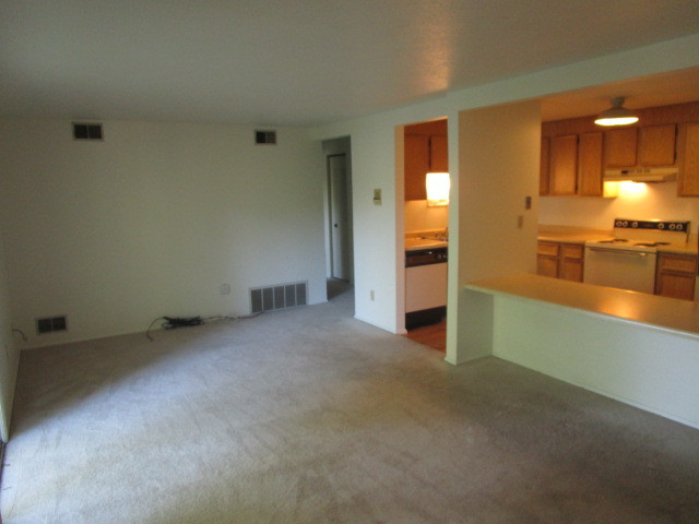 LR - 1116 Bank St