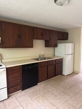 Building Photo - 60 Briarwood Dr