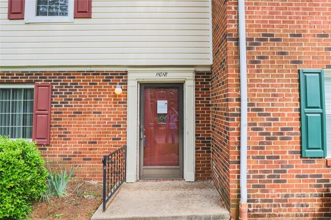 Foto del edificio - 11018 Hunter Trail Ln