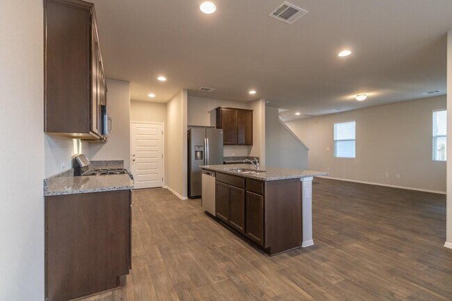 Building Photo - 213 Riverhill Cv