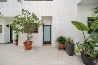 Building Photo - 2500 Abbot Kinney Blvd