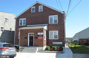 Building Photo - 109 7th St