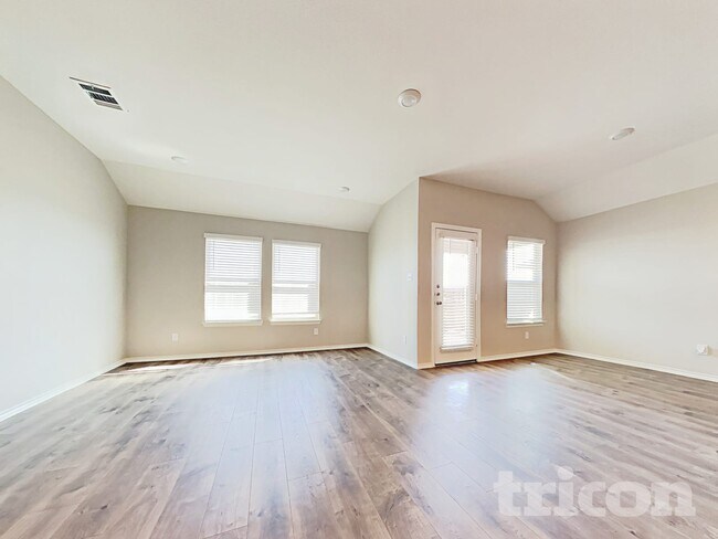 Building Photo - 1904 Strongbark Dr