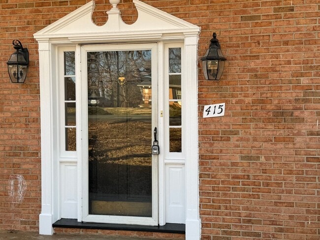 Foto del edificio - 415 Carrsbrook Dr