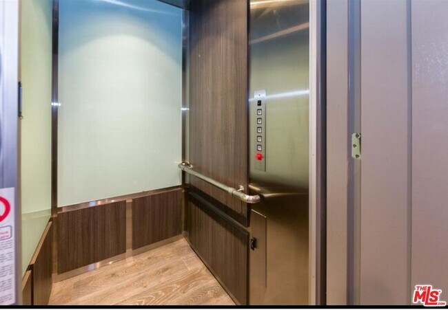 Foto del edificio - 1217 Horn Ave #105