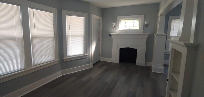Foto del edificio - 2172 W Forest Home Ave