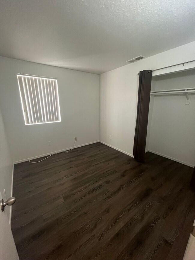 Foto del edificio - 3 Bedroom 2 Bathroom Home!