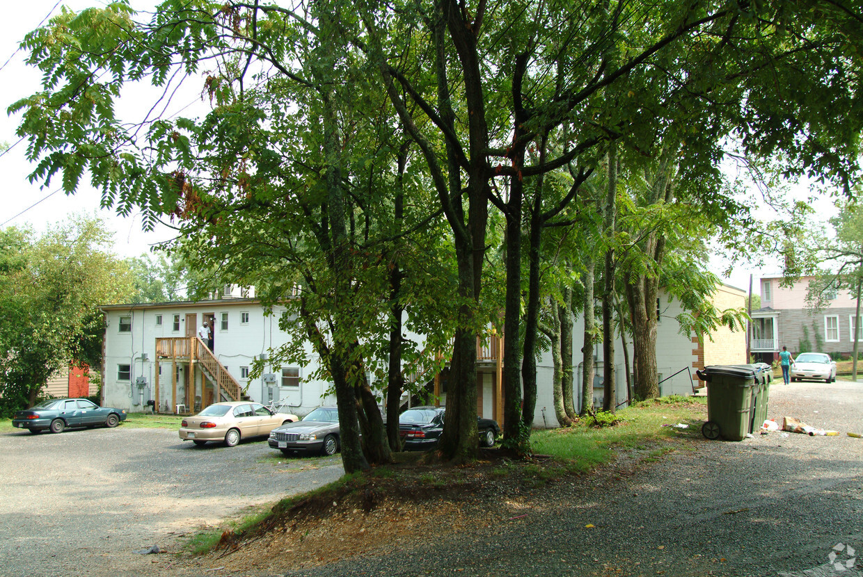 Building Photo - 206-208 Dove St