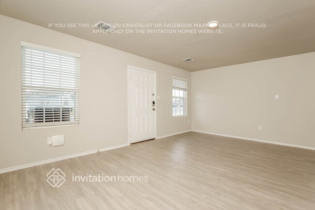 Foto del edificio - 8142 Serro Medina