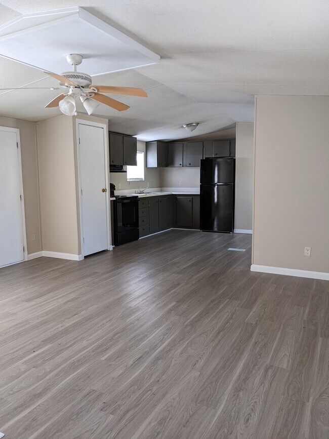 Foto del edificio - 415 Green Oak Rd