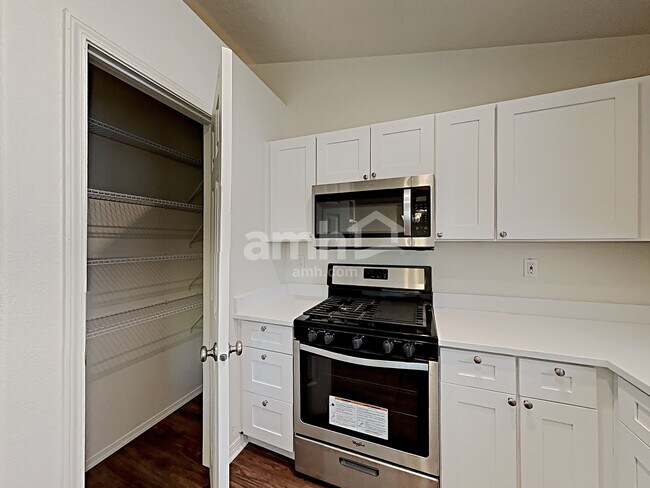 Foto del edificio - 1279 N Black Wolf Ave