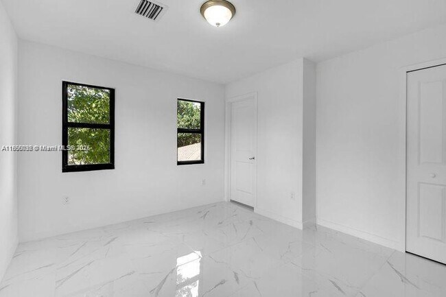 Building Photo - 1823 NW 69th St