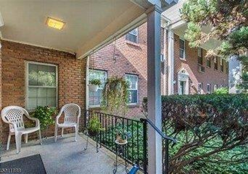 Foto principal - 132 Claremont Rd
