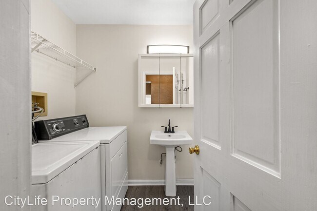 Building Photo - 3 br, 1 bath House - 2115 Jane Street