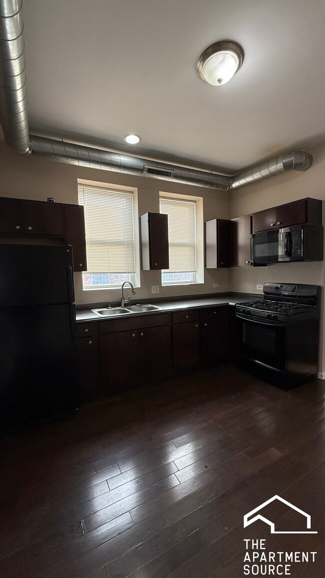 Foto del edificio - 1919 S Racine Ave