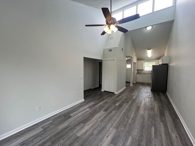 Foto del edificio - Beautifully remodeled home for rent in Ald...