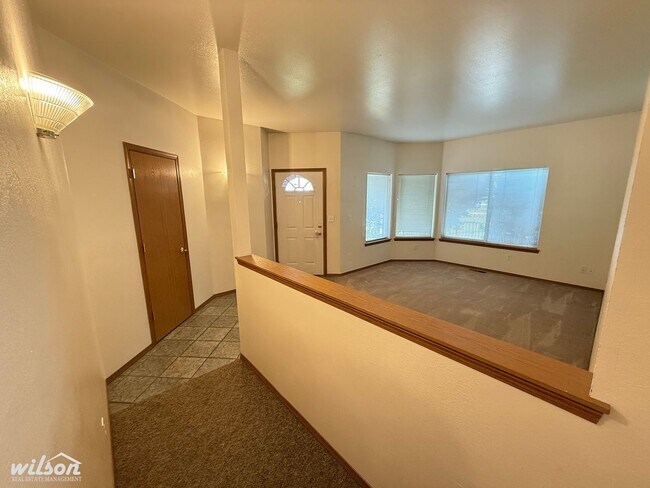 Building Photo - 601-603 Jade Pl