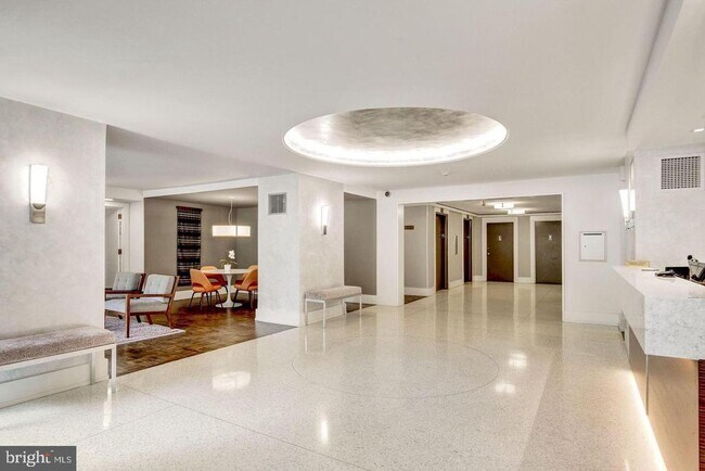 Foto del edificio - 4000 Tunlaw Rd NW
