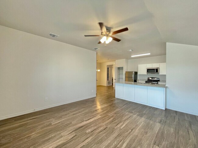 Building Photo - 1802 Montell St
