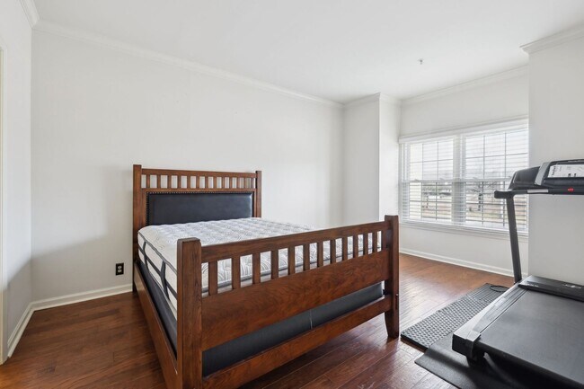 Foto del edificio - West End Condo