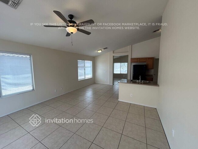 Foto del edificio - 8560 W Hatcher Rd