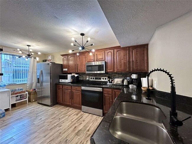 Photo - 8977 Wiles Rd House